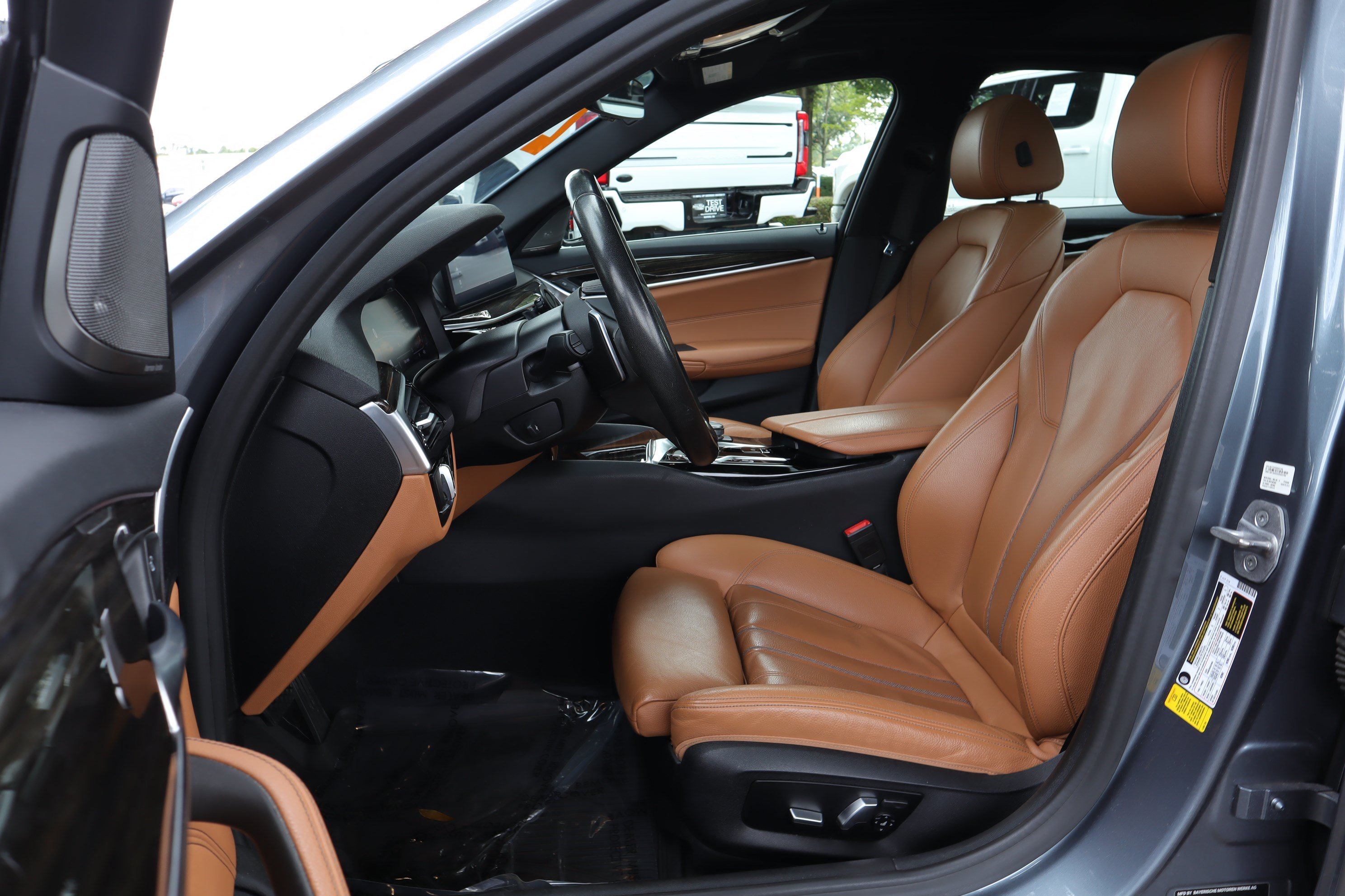 Used 2021 BMW 530i w/ Premium Package RWD image 8