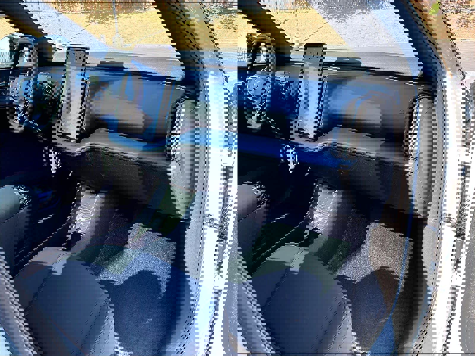 New 2026 Volvo EX30 Plus w/ Protection Package Premier image 28