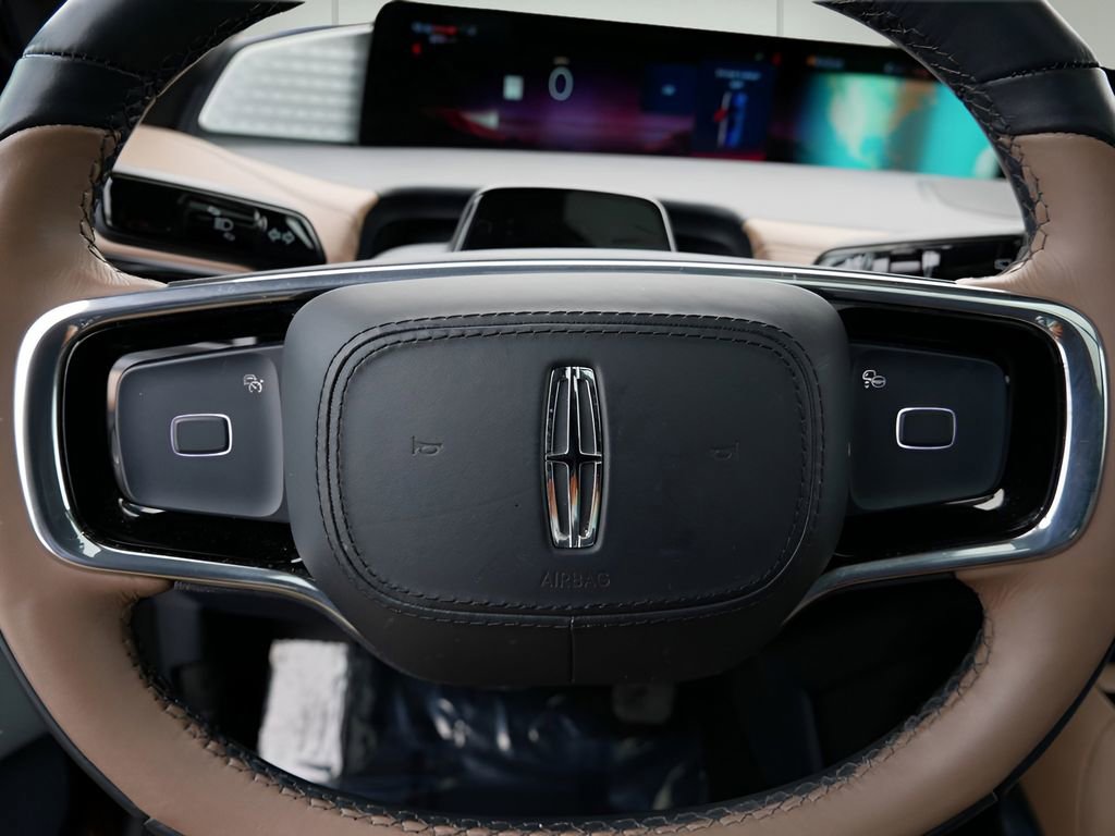 Certified 2025 Lincoln Navigator Black Label image 22