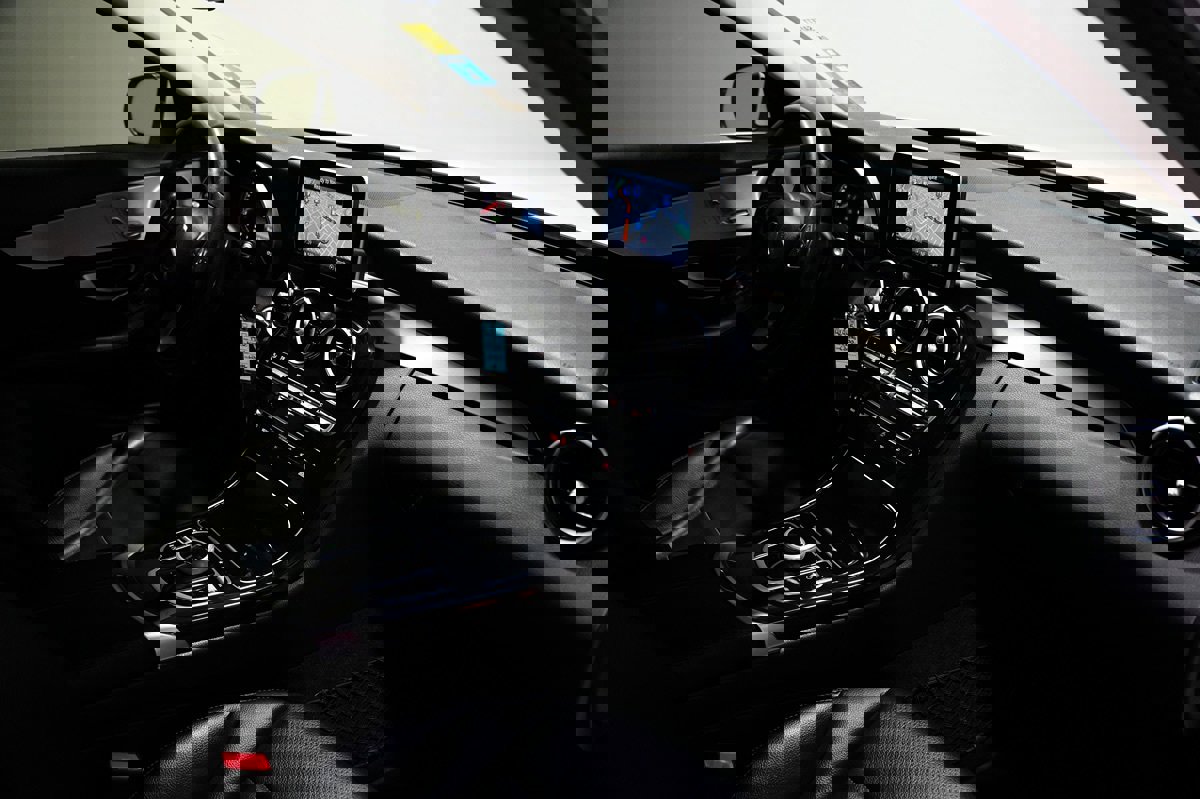 Used 2017 Mercedes-Benz C 300 Sedan image 22