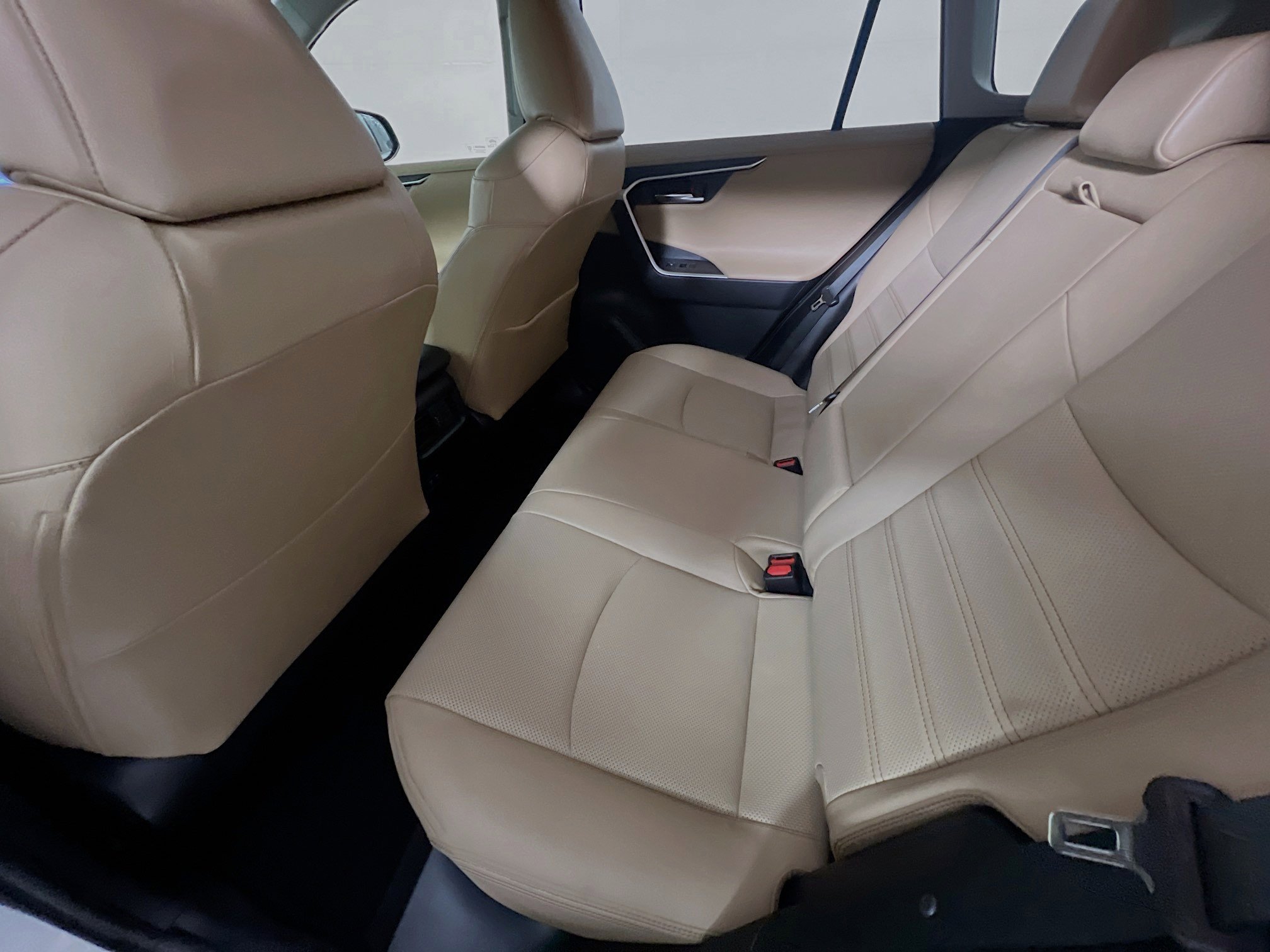 Used 2019 Toyota RAV4 Limited w/ Cold Weather Package image 29