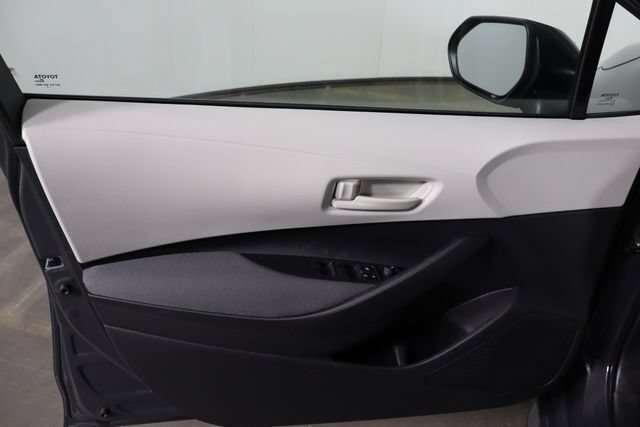Used 2025 Toyota Corolla LE FWD image 22