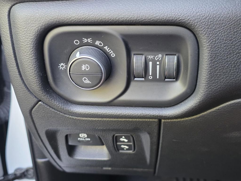 Used 2023 RAM 1500 Laramie AWD/4WD image 28