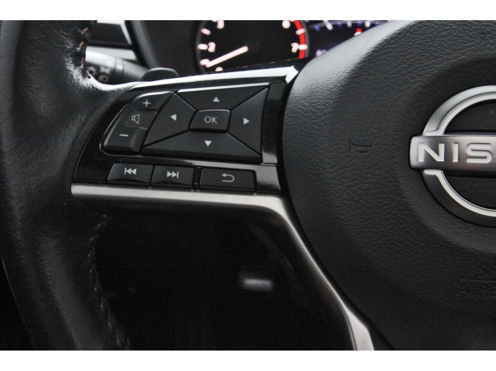 Certified 2023 Nissan Altima 2.0 SR FWD image 18