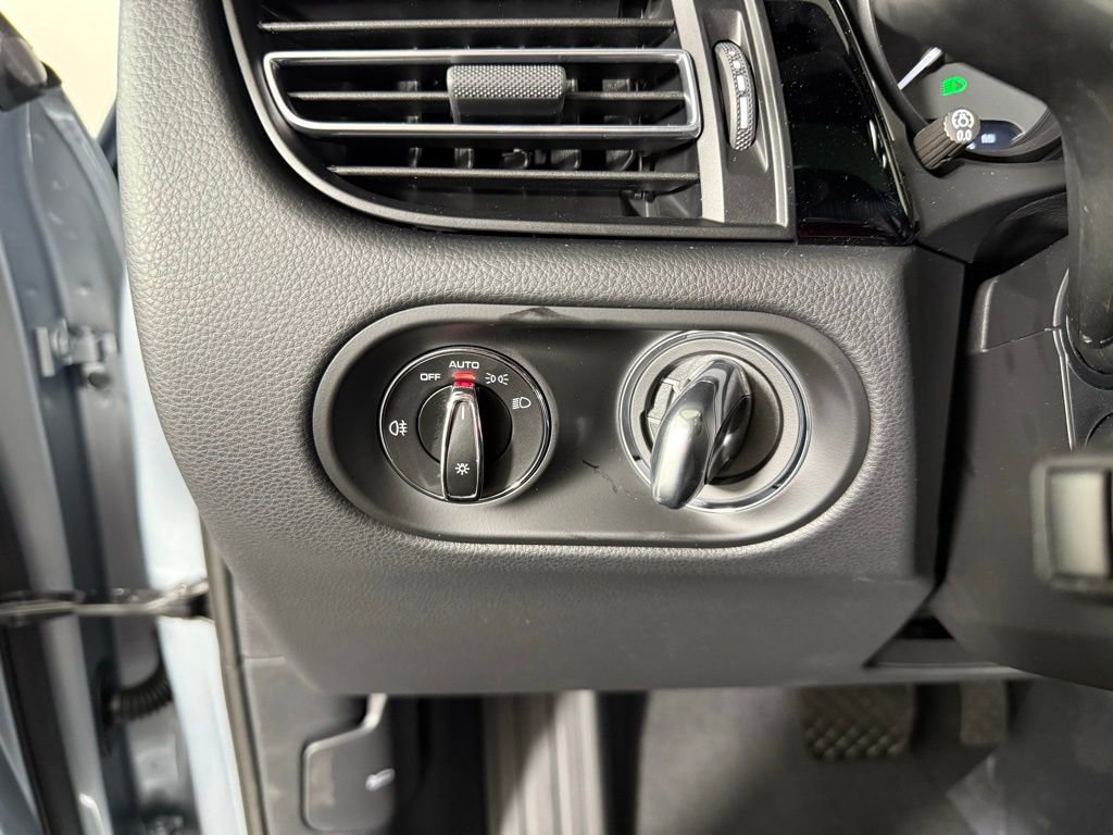 New 2026 Porsche Macan image 35