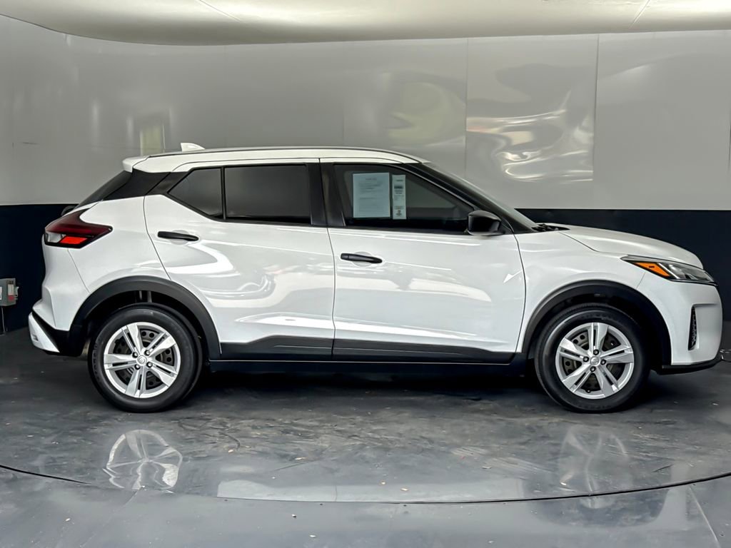 Used 2023 Nissan Kicks S image 2