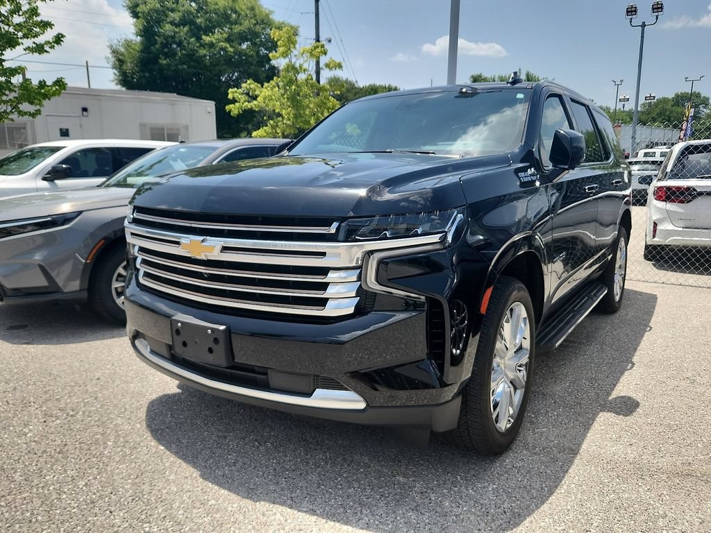 Used 2023 Chevrolet Tahoe High Country AWD/4WD image 3