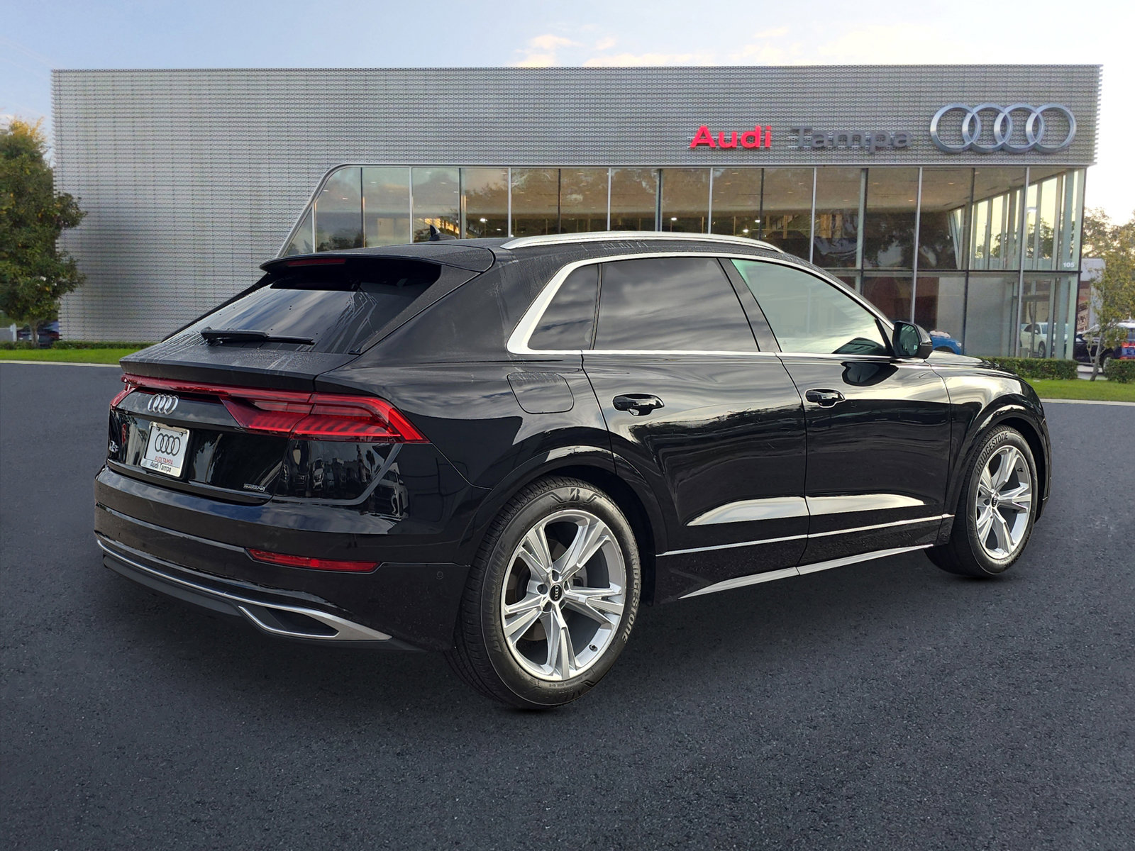 Used 2023 Audi Q8 Prestige image 4