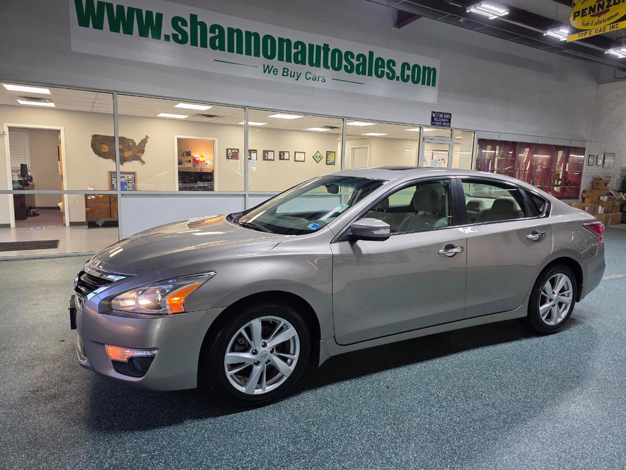 Used 2014 Nissan Altima 2.5 SV w/ Convenience Package FWD image 2