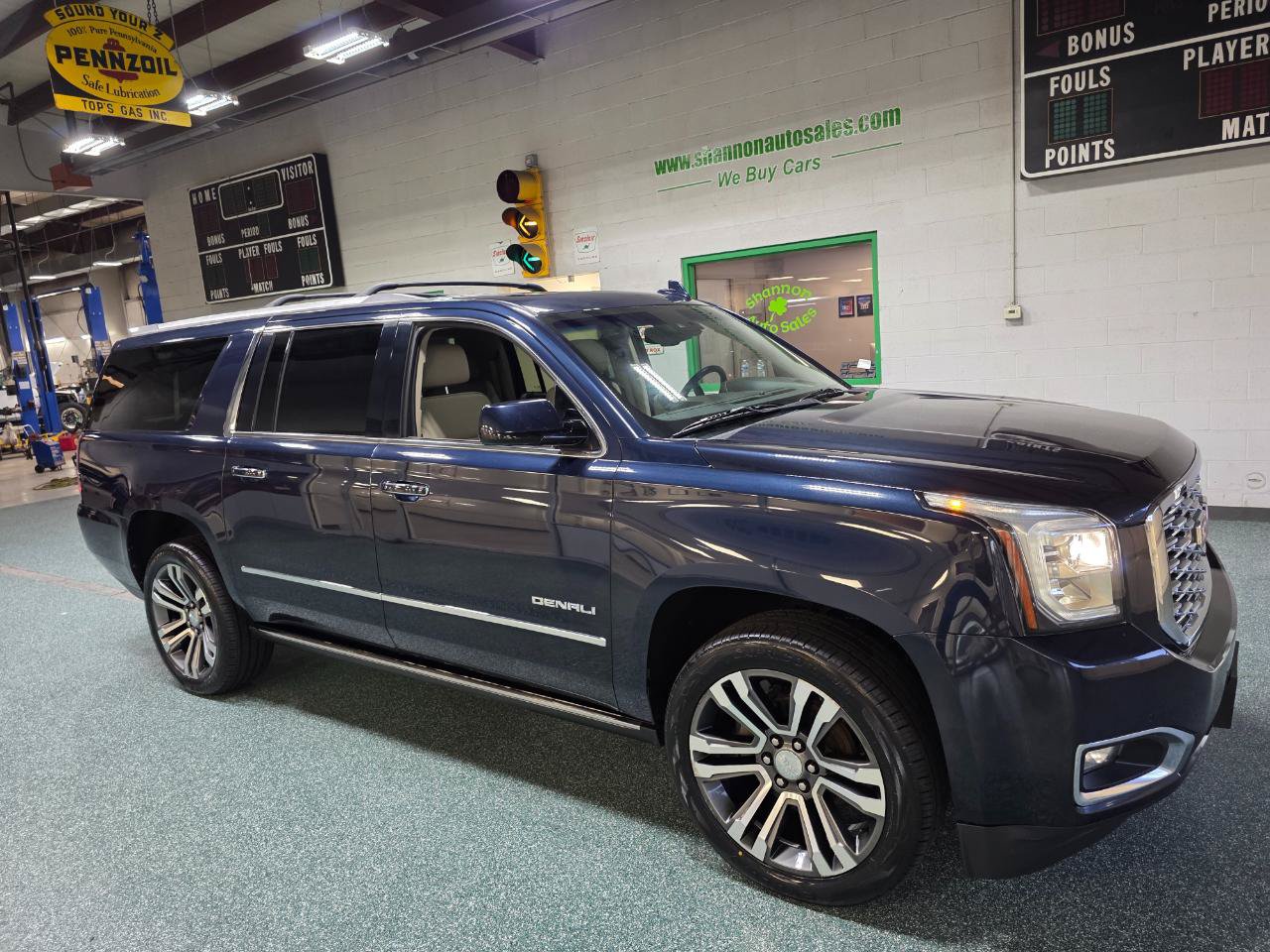 Used 2018 GMC Yukon XL Denali w/ Denali Ultimate Package AWD/4WD image 4