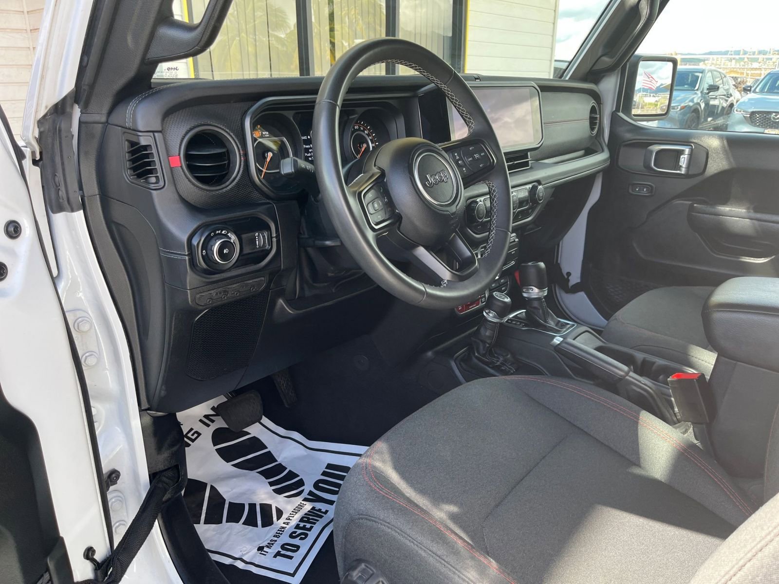 Used 2025 Jeep Wrangler Rubicon image 34