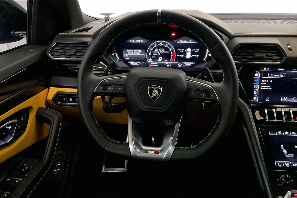 Used 2024 Lamborghini Urus S AWD/4WD image 9