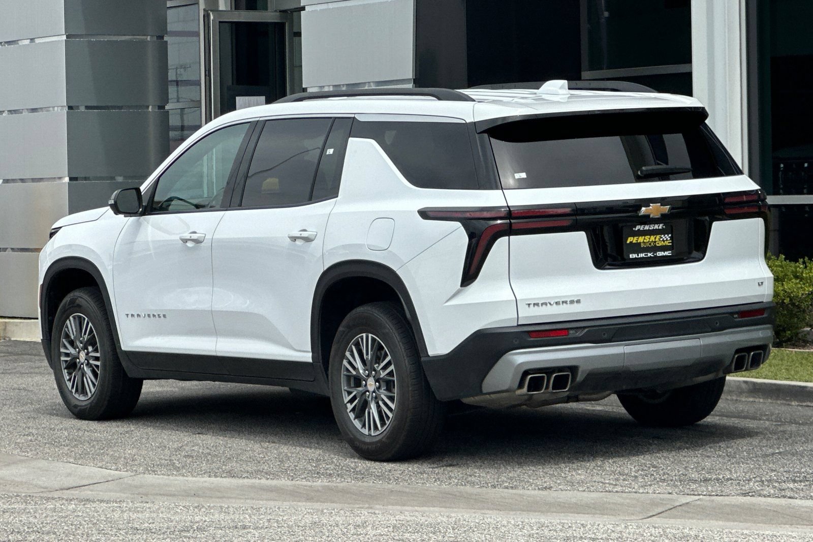 Certified 2024 Chevrolet Traverse LT FWD image 6