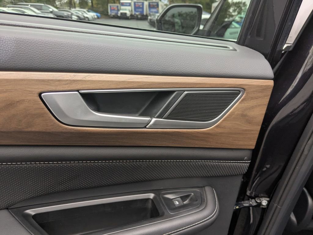 Used 2025 Volkswagen Atlas SE image 25