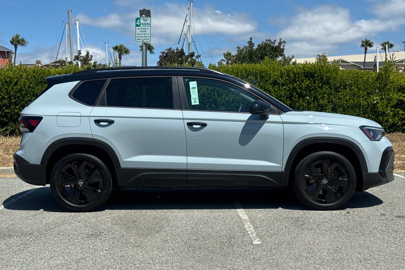 Certified 2026 Volkswagen Taos SE FWD image 3