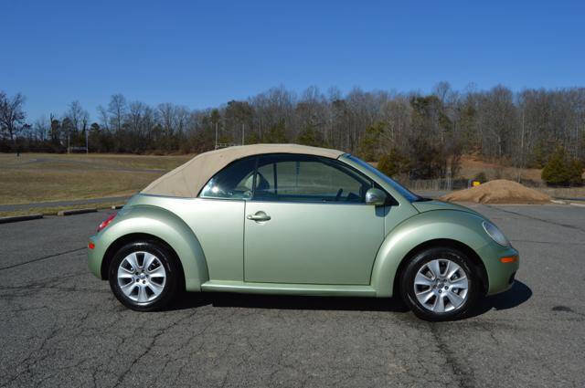 Used 2008 Volkswagen Beetle S image 50