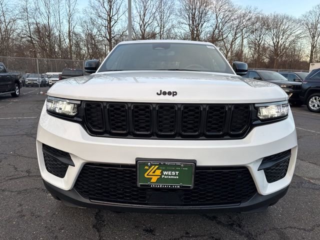 Certified 2022 Jeep Grand Cherokee Altitude image 2