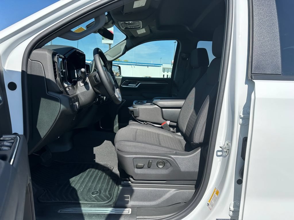 Used 2026 Chevrolet Silverado 1500 RST AWD/4WD image 24