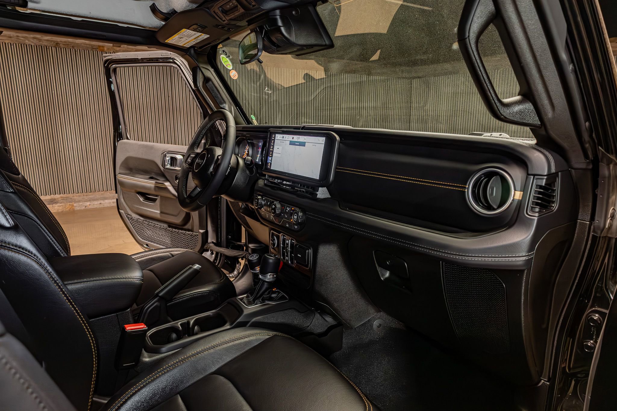 Used 2025 Jeep Gladiator Sport AWD/4WD image 14