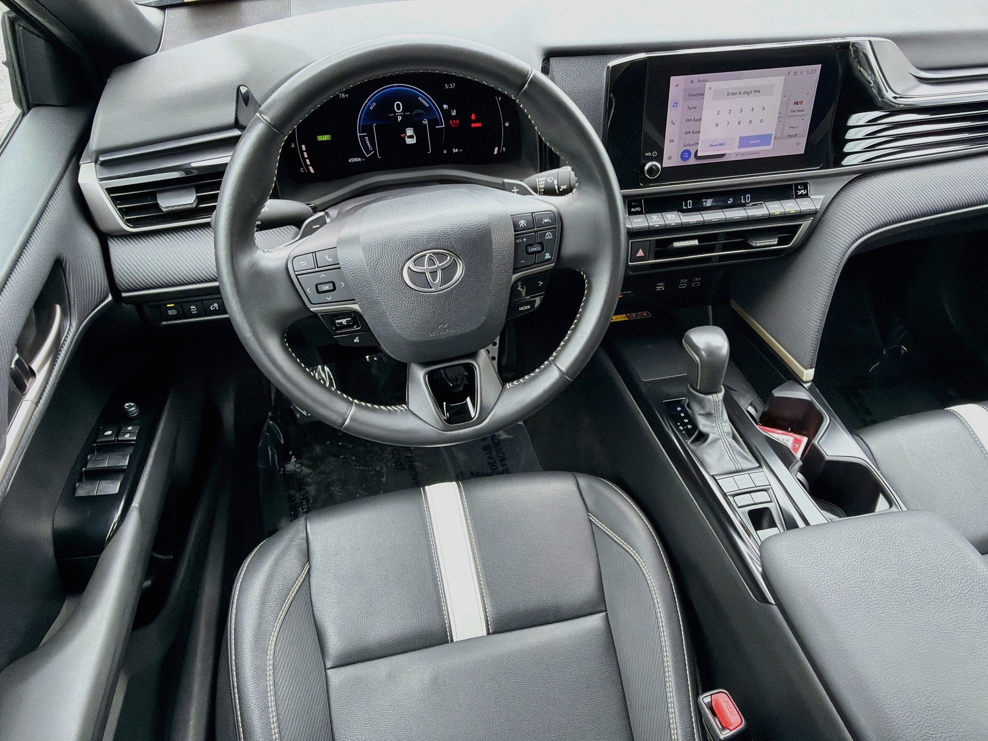 Used 2025 Toyota Camry SE FWD image 16