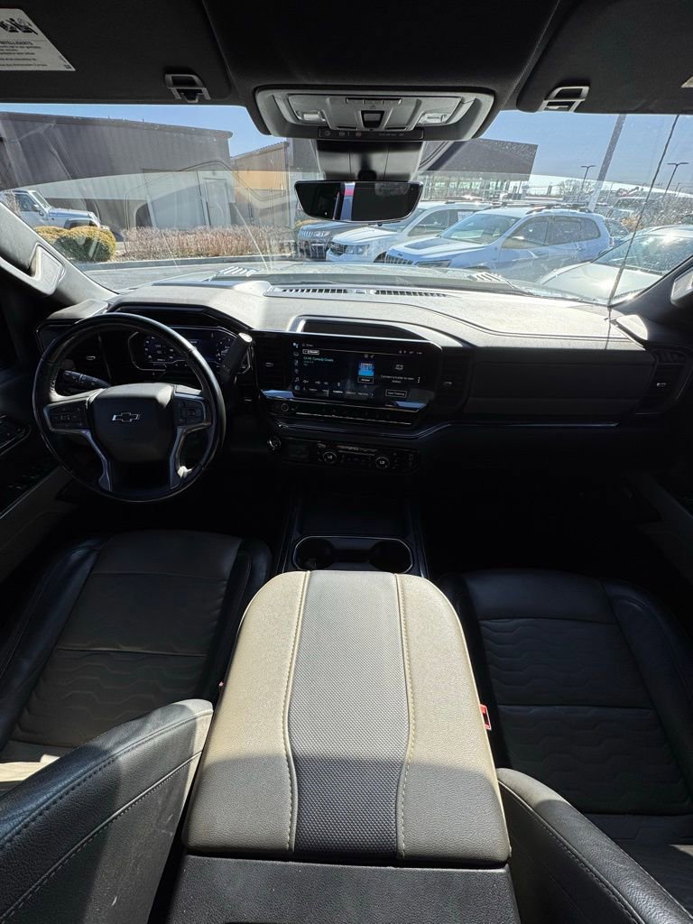 Used 2024 Chevrolet Silverado 2500 ZR2 w/ Technology Package image 18