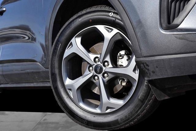 Used 2025 Ford Escape ST-Line AWD/4WD image 3