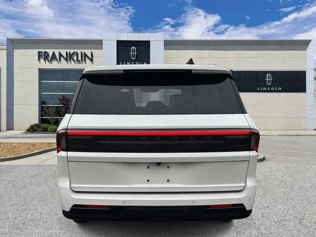 Certified 2025 Lincoln Navigator Reserve AWD/4WD image 6