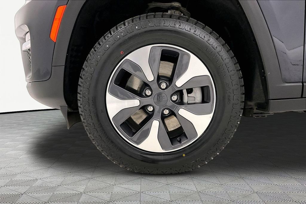 Used 2022 Jeep Grand Cherokee Limited 4xe image 26