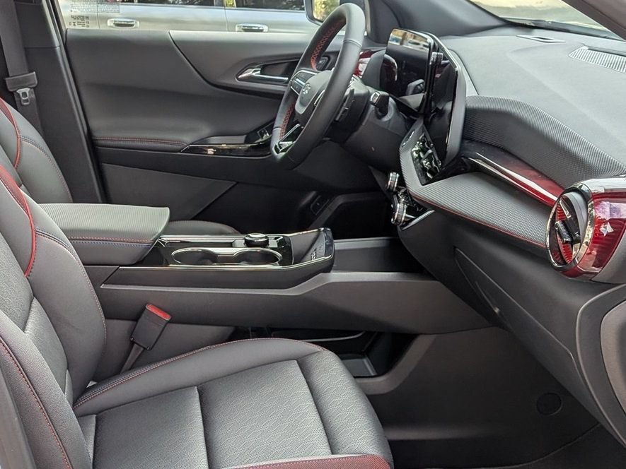 New 2026 Chevrolet Equinox RS w/ Convenience Package III FWD image 23