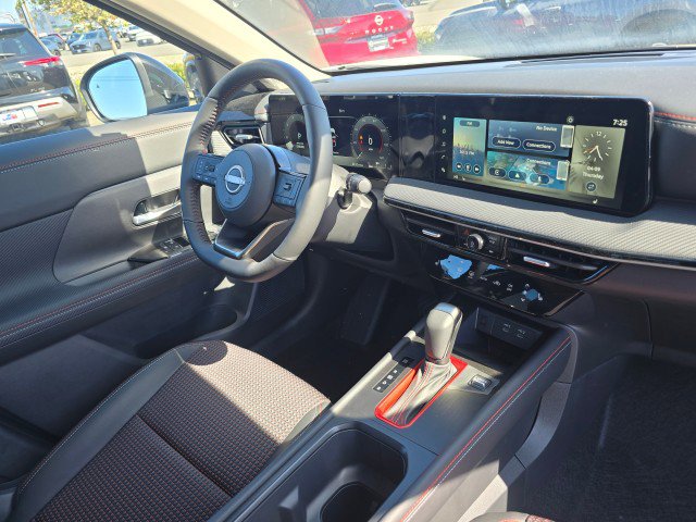 New 2025 Nissan Kicks SR w/ SR Premium Package image 10