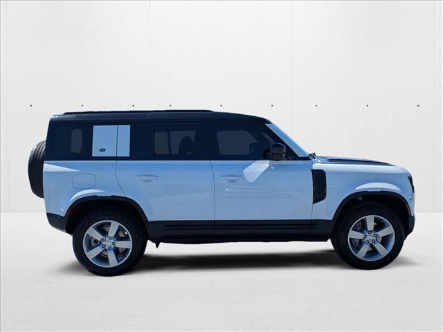 Used 2024 Land Rover Defender 110 S image 4