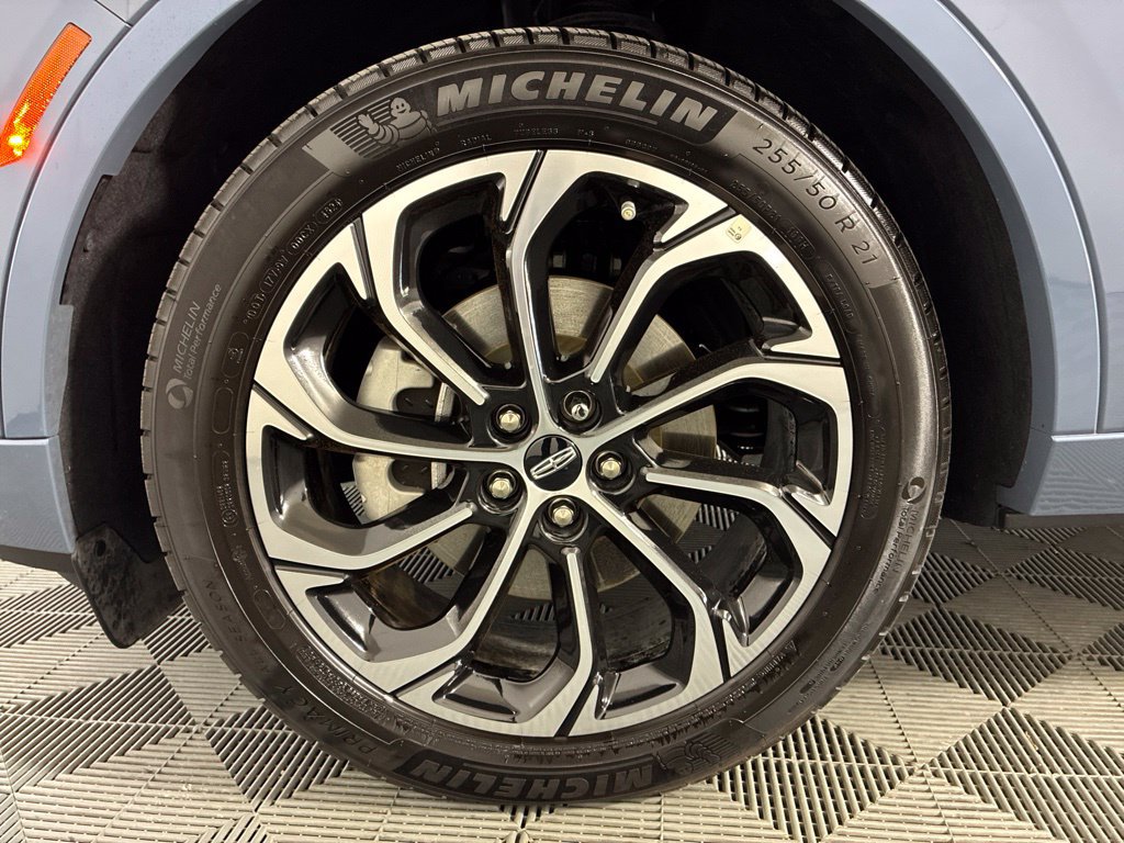 Used 2025 Lincoln Nautilus Reserve AWD/4WD image 8