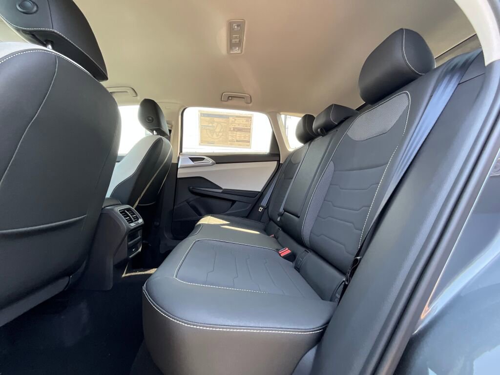 New 2025 Volkswagen Taos SE image 12