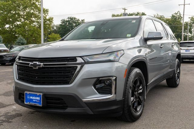 Used 2023 Chevrolet Traverse LT FWD image 2