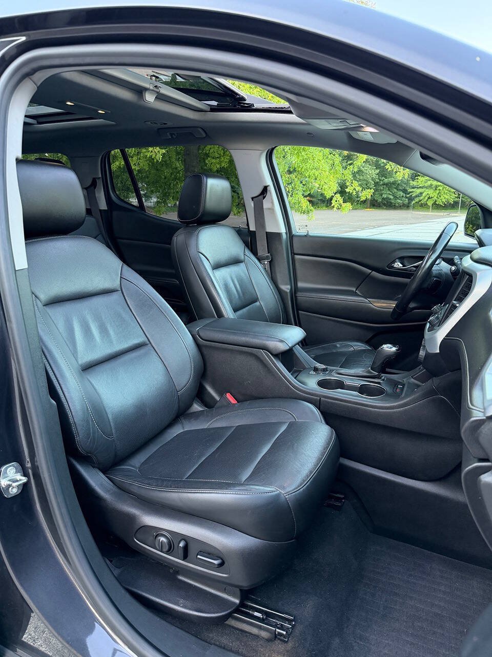 Used 2017 GMC Acadia SLT w/ LPO, Floor Liner Package AWD/4WD image 50