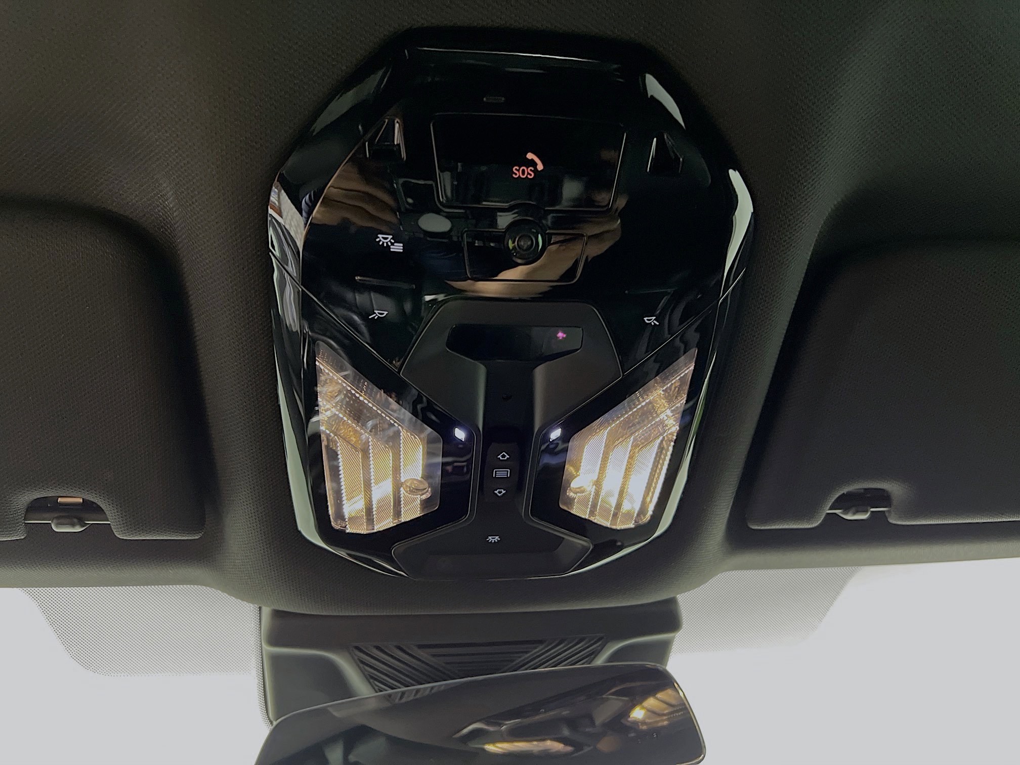 Used 2025 BMW 740i xDrive image 21