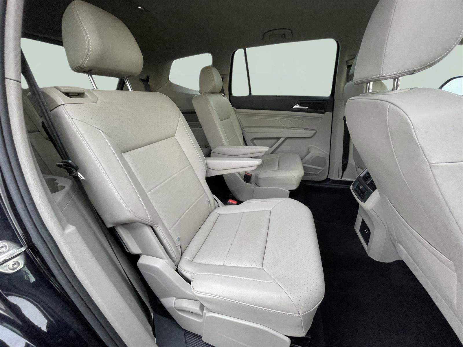 Used 2023 Volkswagen Atlas SE w/ Black Wheel Package image 22