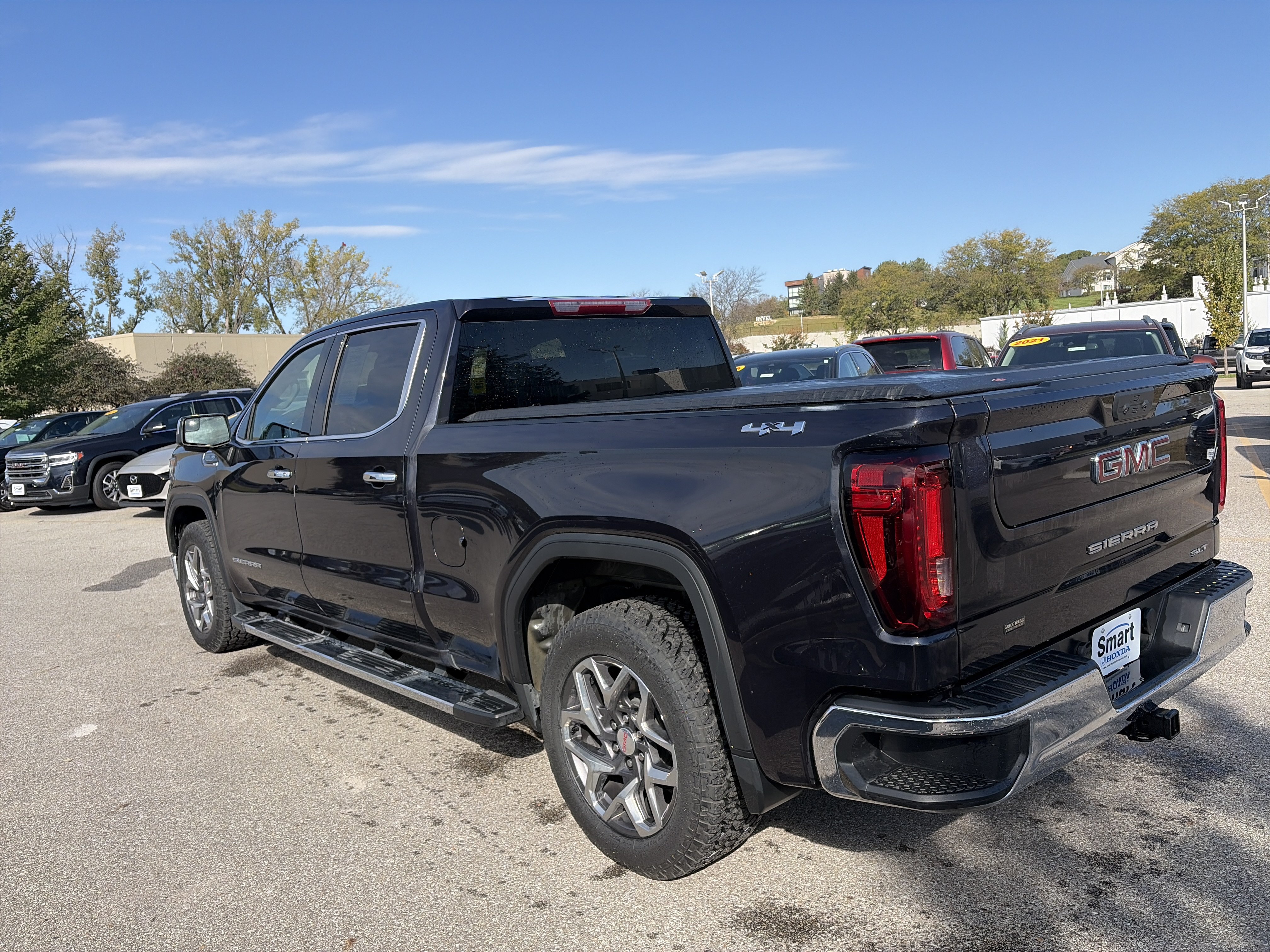Used 2022 GMC Sierra 1500 SLT w/ SLT Premium Package AWD/4WD image 7