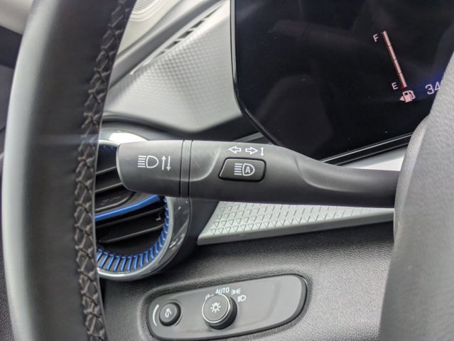 Used 2025 Chevrolet Trax LT w/ LT Convenience Package image 15