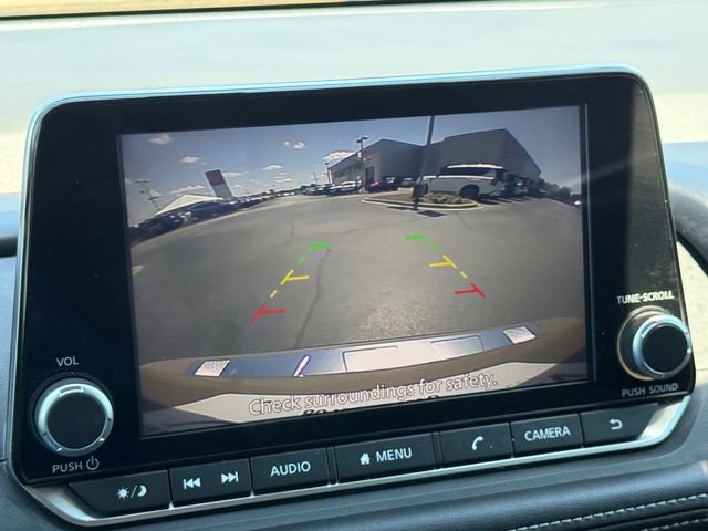Certified 2025 Nissan Rogue SV FWD image 28
