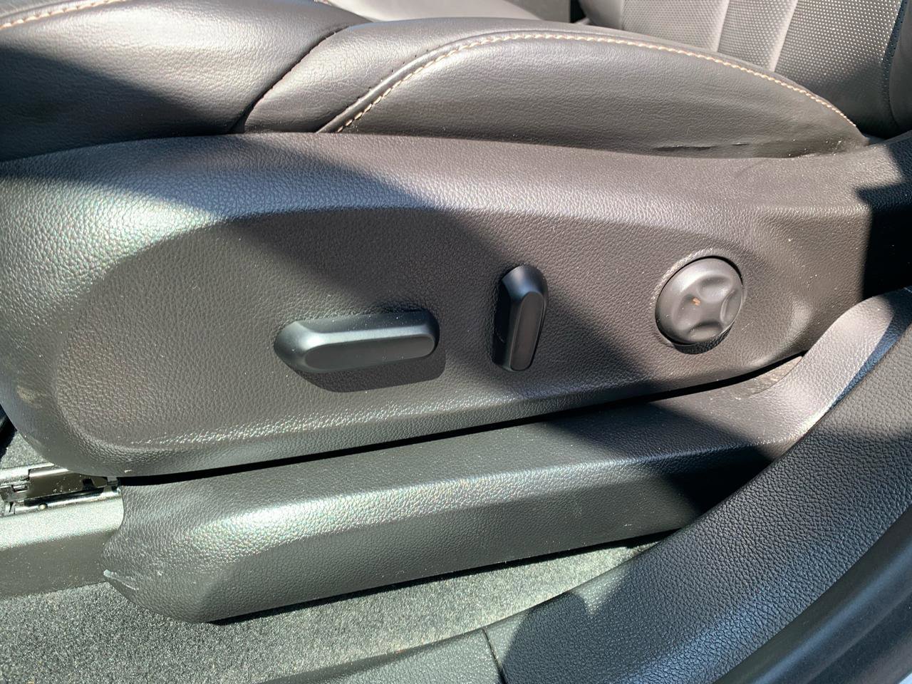 Used 2017 Buick Envision Essence AWD/4WD image 14