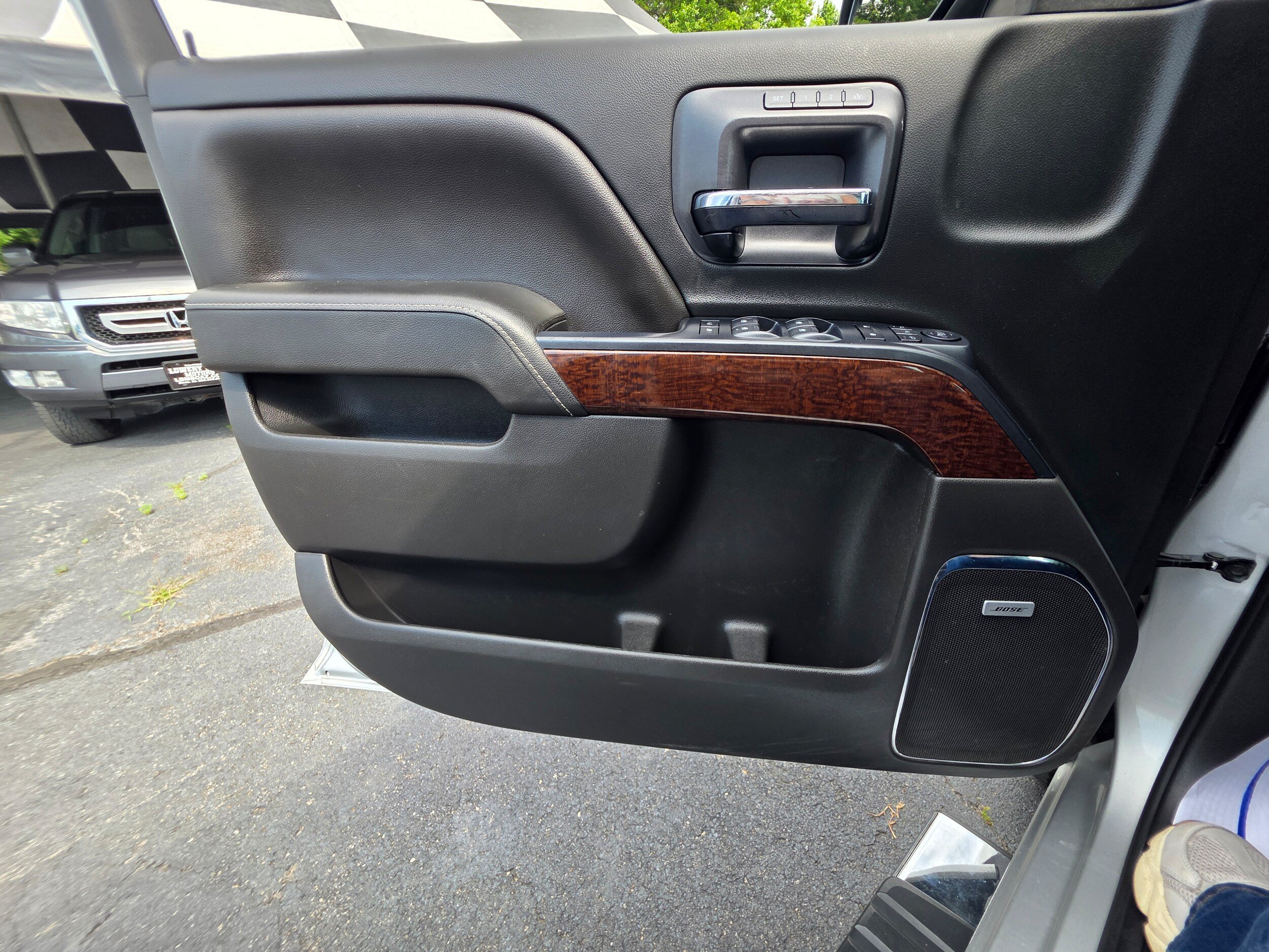 Used 2018 GMC Sierra 1500 SLT AWD/4WD image 18