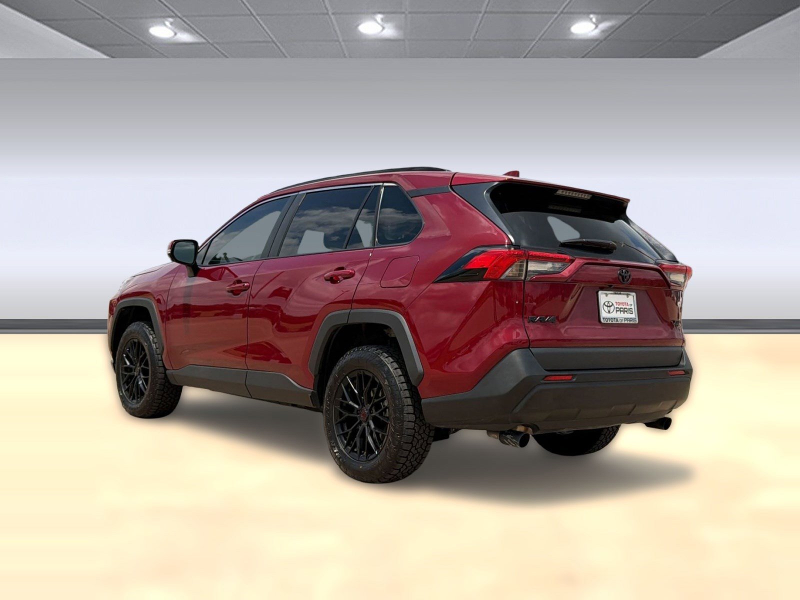 Used 2025 Toyota RAV4 XLE w/ Convenience Package FWD image 3