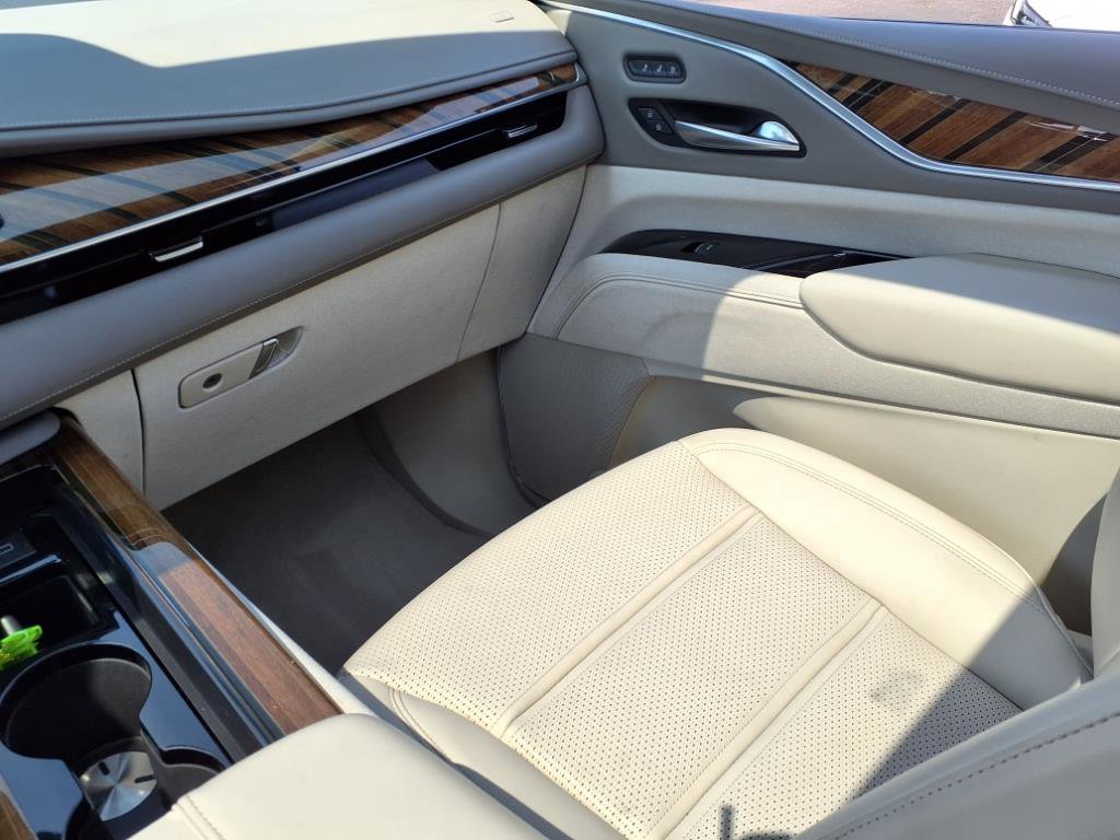 Certified 2023 Cadillac Escalade Premium Luxury Platinum image 23