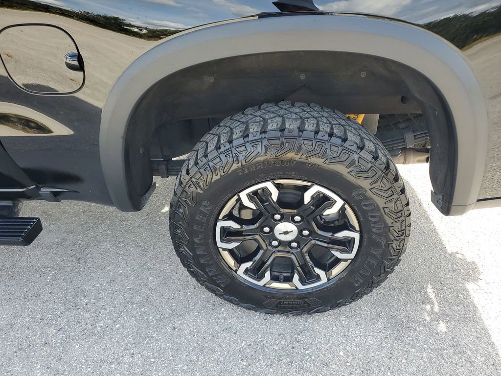 Used 2024 Chevrolet Silverado 1500 ZR2 w/ Technology Package image 20