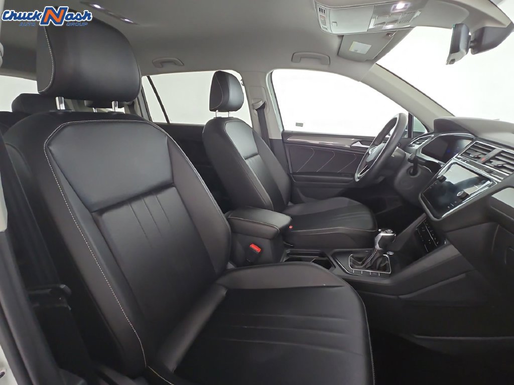 Used 2022 Volkswagen Tiguan SE FWD image 32