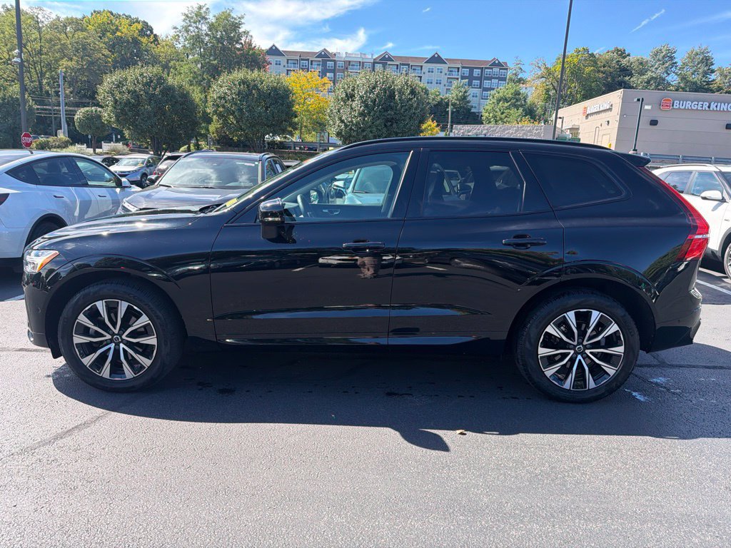 Certified 2024 Volvo XC60 B5 Plus w/ Protection Package Premier AWD/4WD image 3