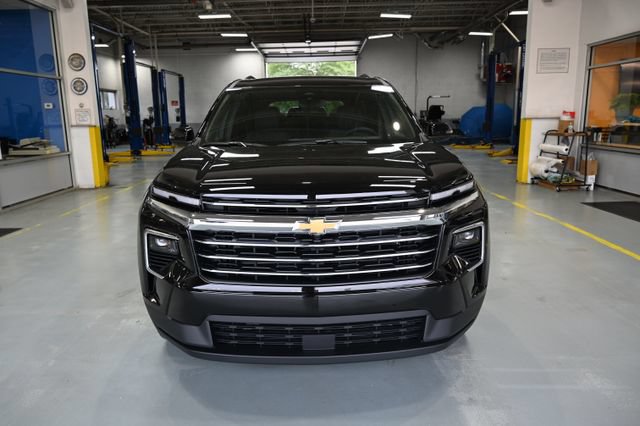 New 2027 Chevrolet Traverse LT w/ LPO, Floor Liner Package FWD image 2