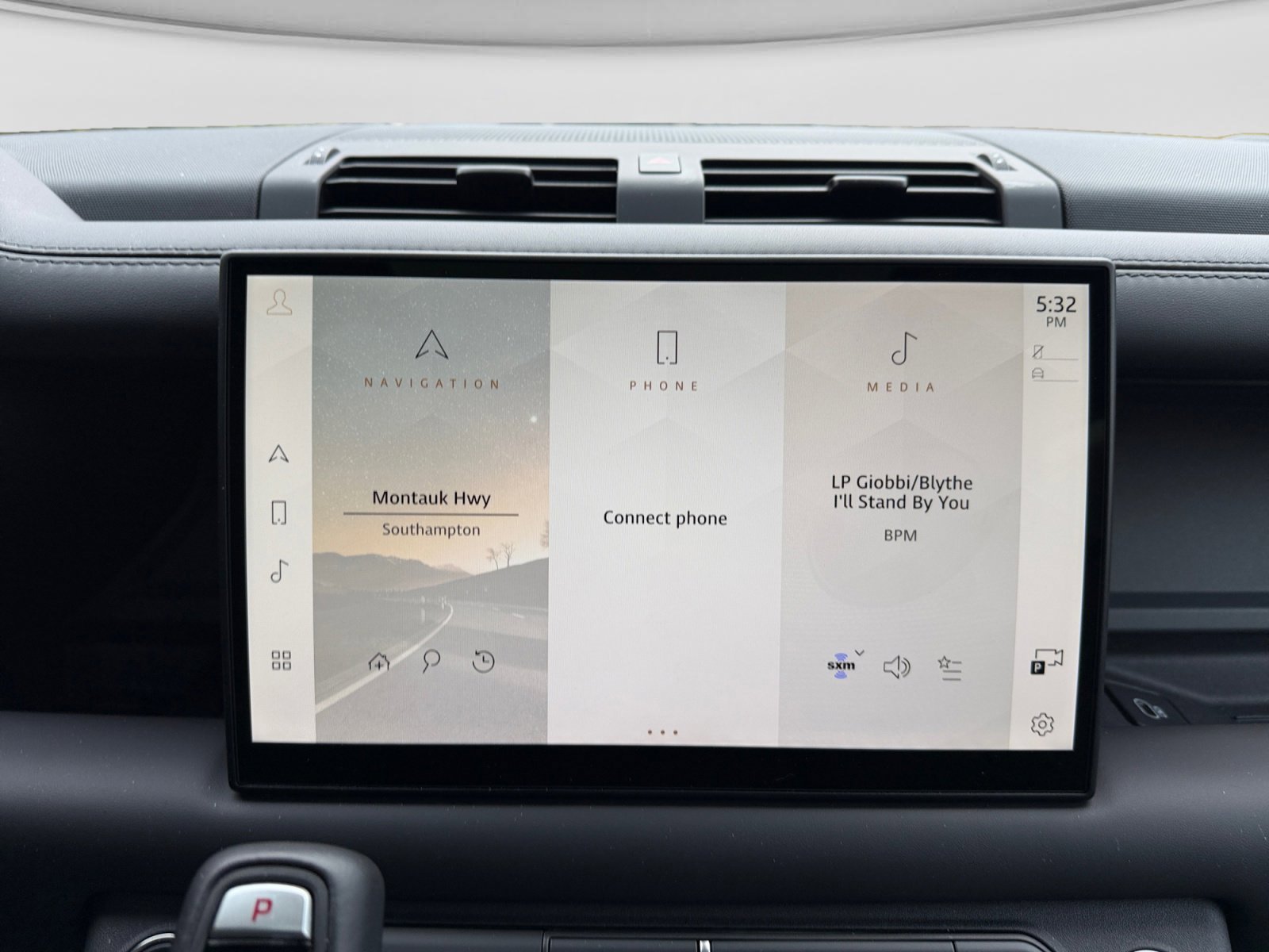 Used 2025 Land Rover Defender 110 X-Dynamic SE image 14