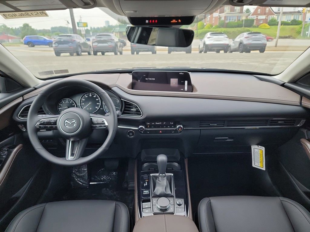 New 2025 MAZDA CX-30 2.5 Turbo w/ Premium Plus Pkg image 17